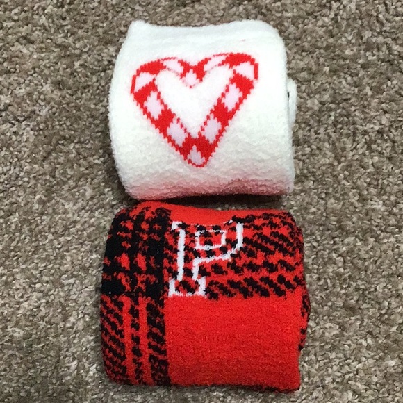 🆕PINK VS Christmas socks - Picture 2 of 3